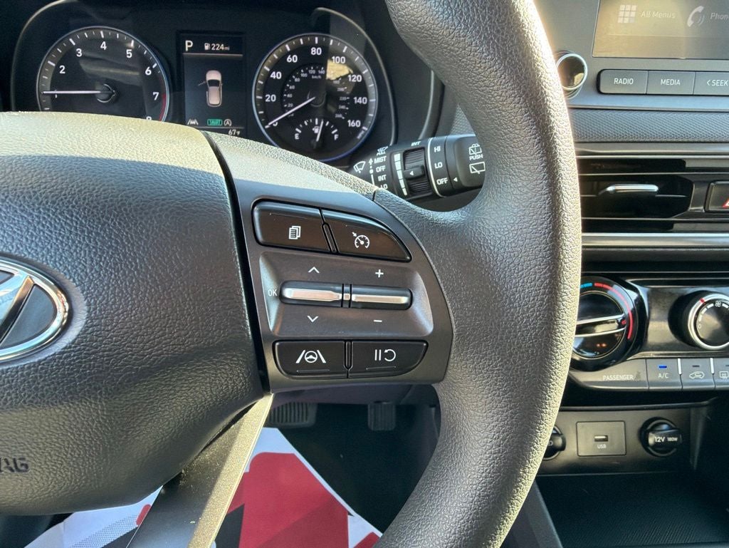 2022 Hyundai KONA SEL
