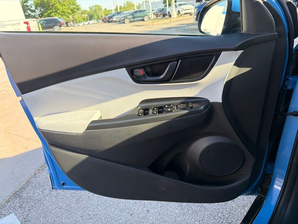 2022 Hyundai KONA SEL