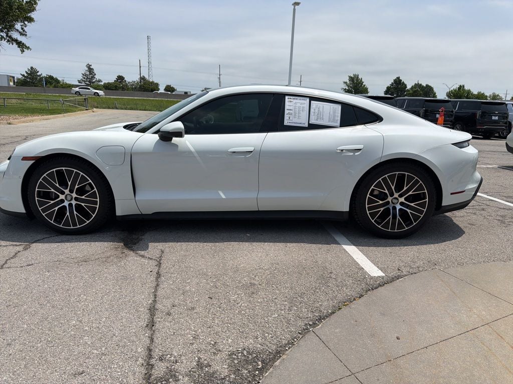 2022 Porsche Taycan Base