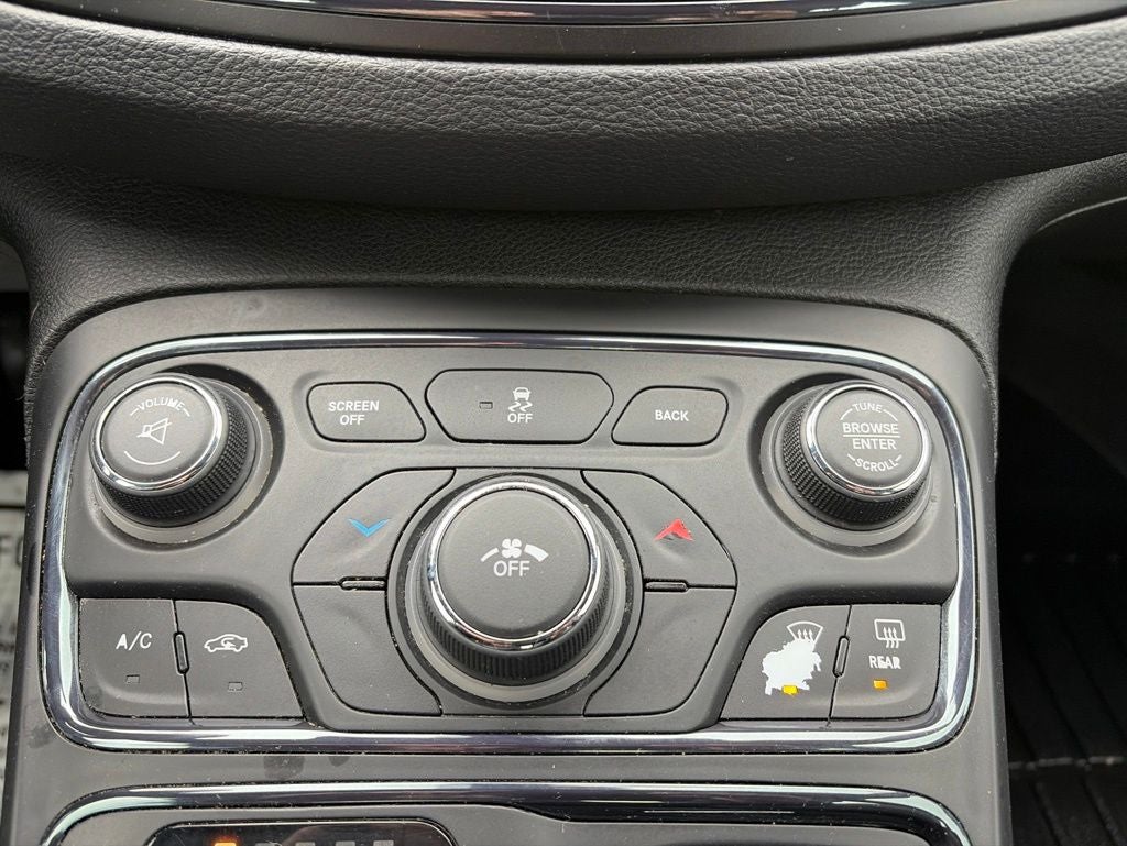 2016 Chrysler 200 S