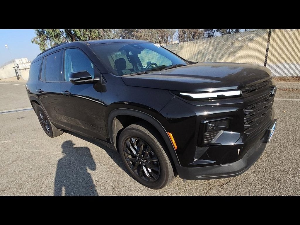 2024 Chevrolet Traverse LT