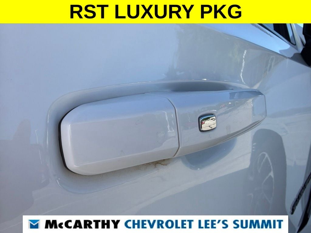 2024 Chevrolet Suburban RST