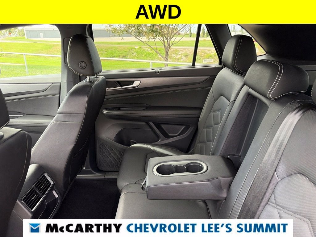 2025 Volkswagen Atlas Cross Sport 2.0T SE w/Technology
