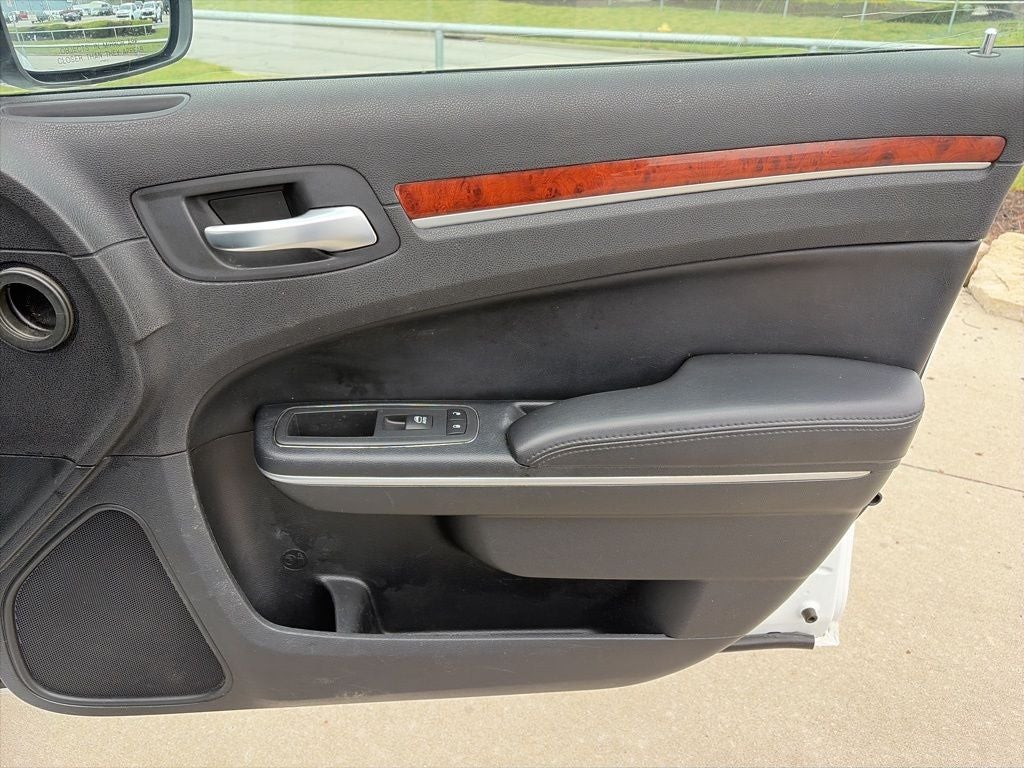 2014 Chrysler 300 Base