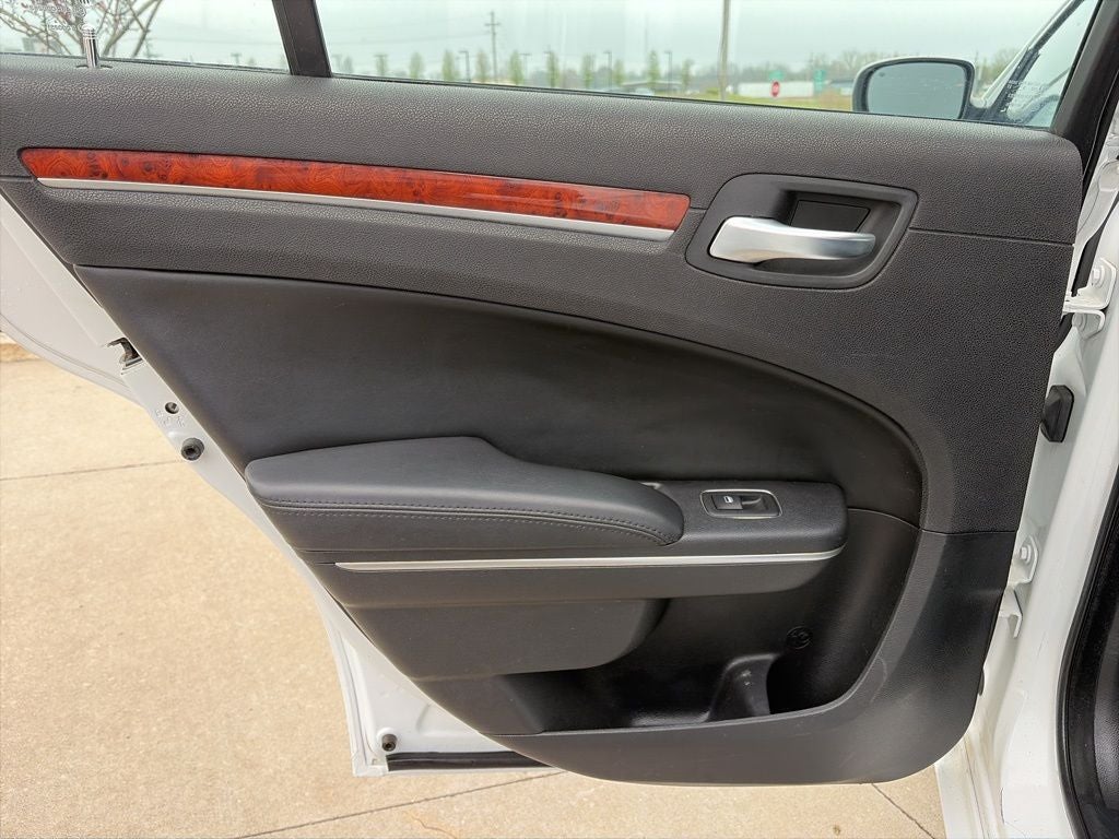 2014 Chrysler 300 Base