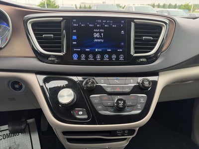 2017 Chrysler Pacifica Touring L