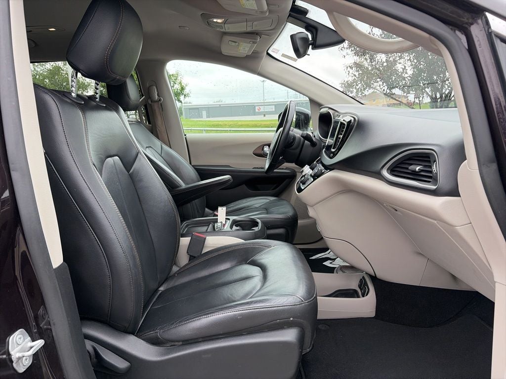 2017 Chrysler Pacifica Touring L