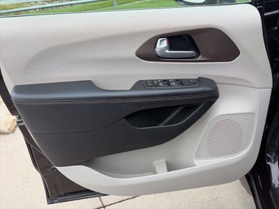 2017 Chrysler Pacifica Touring L