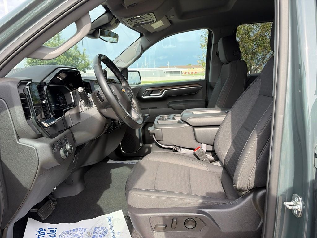 2025 Chevrolet Silverado 1500 LT
