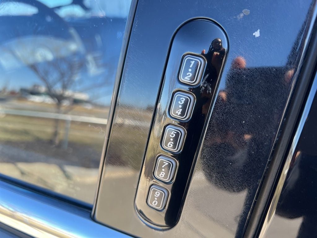 2004 Lincoln Aviator Base Luxury