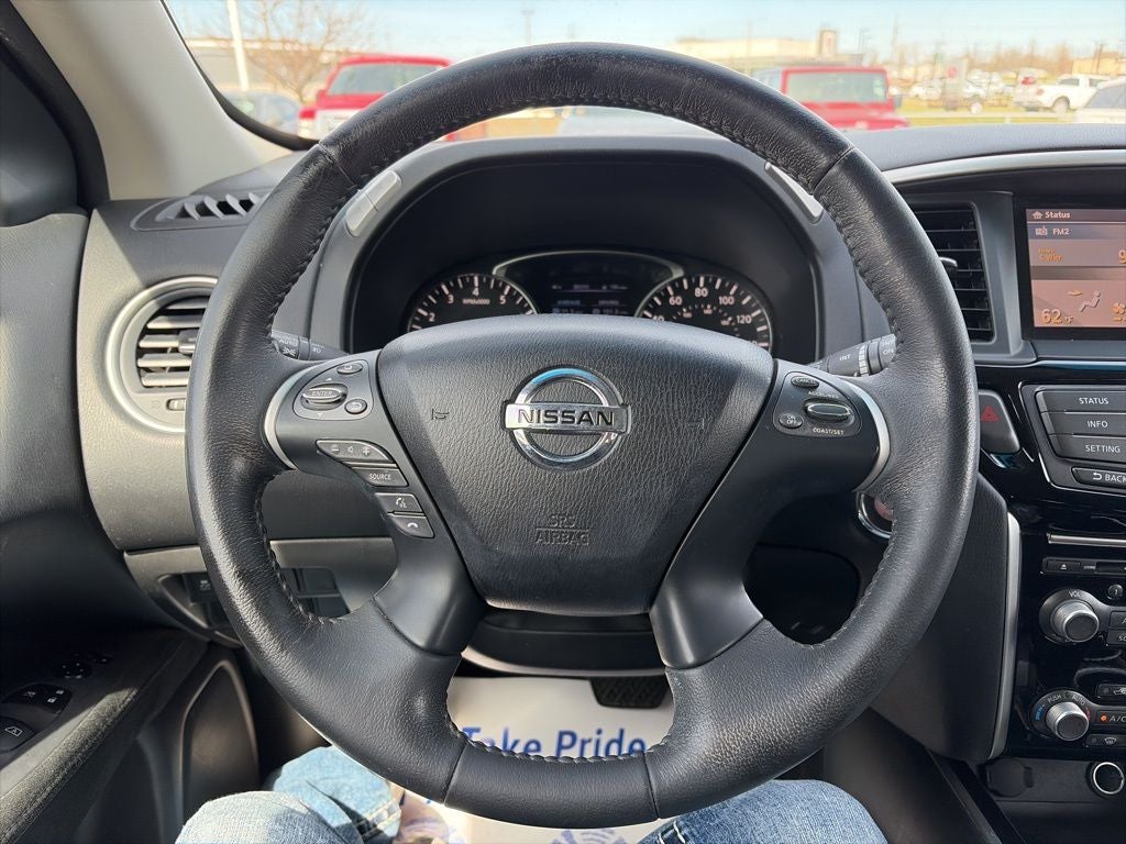 2015 Nissan Pathfinder SV