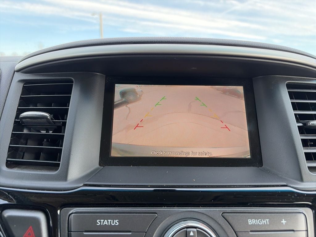 2015 Nissan Pathfinder SV