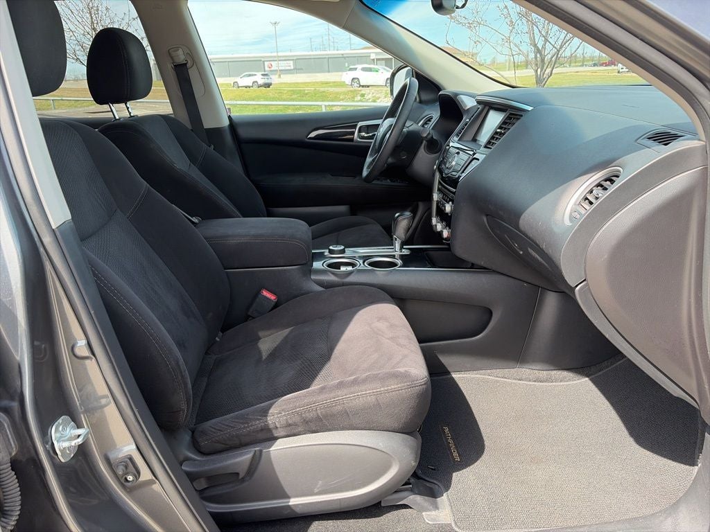 2015 Nissan Pathfinder SV