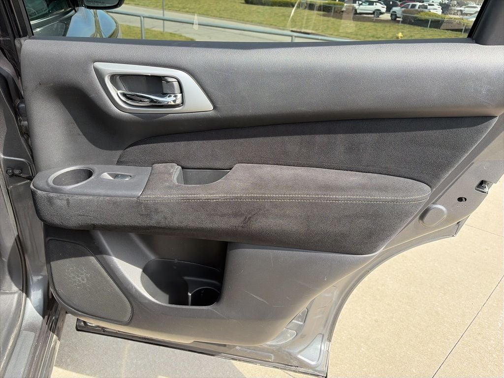 2015 Nissan Pathfinder SV