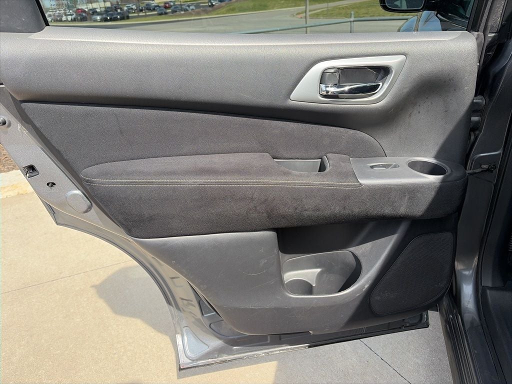 2015 Nissan Pathfinder SV