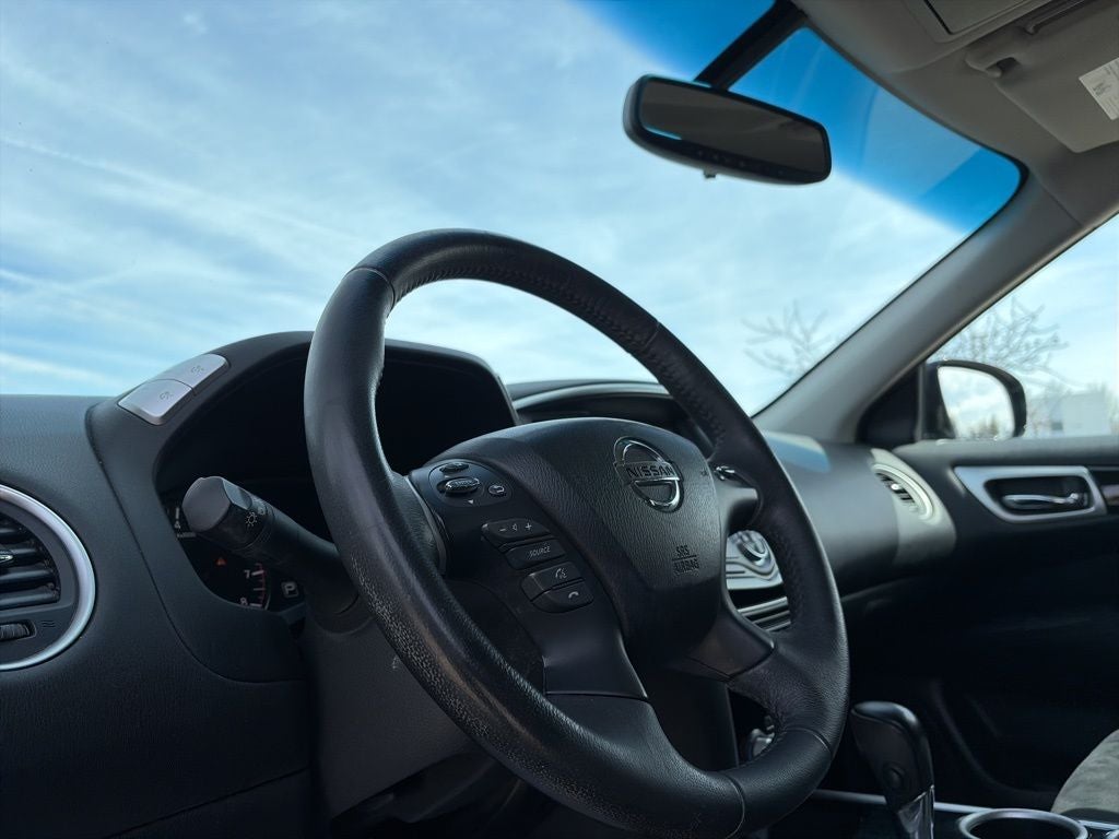 2015 Nissan Pathfinder SV