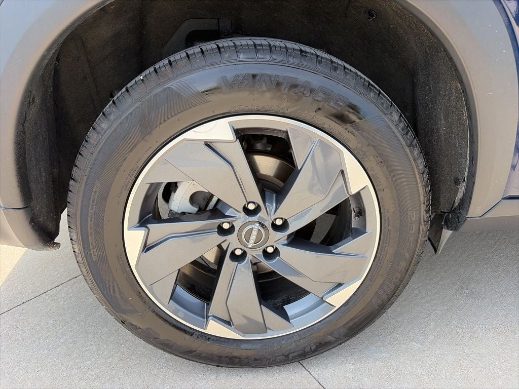 2025 Nissan Rogue SV