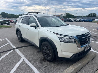 2022 Nissan Pathfinder SV