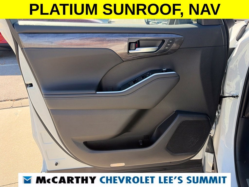 2026 Toyota Highlander Hybrid Platinum