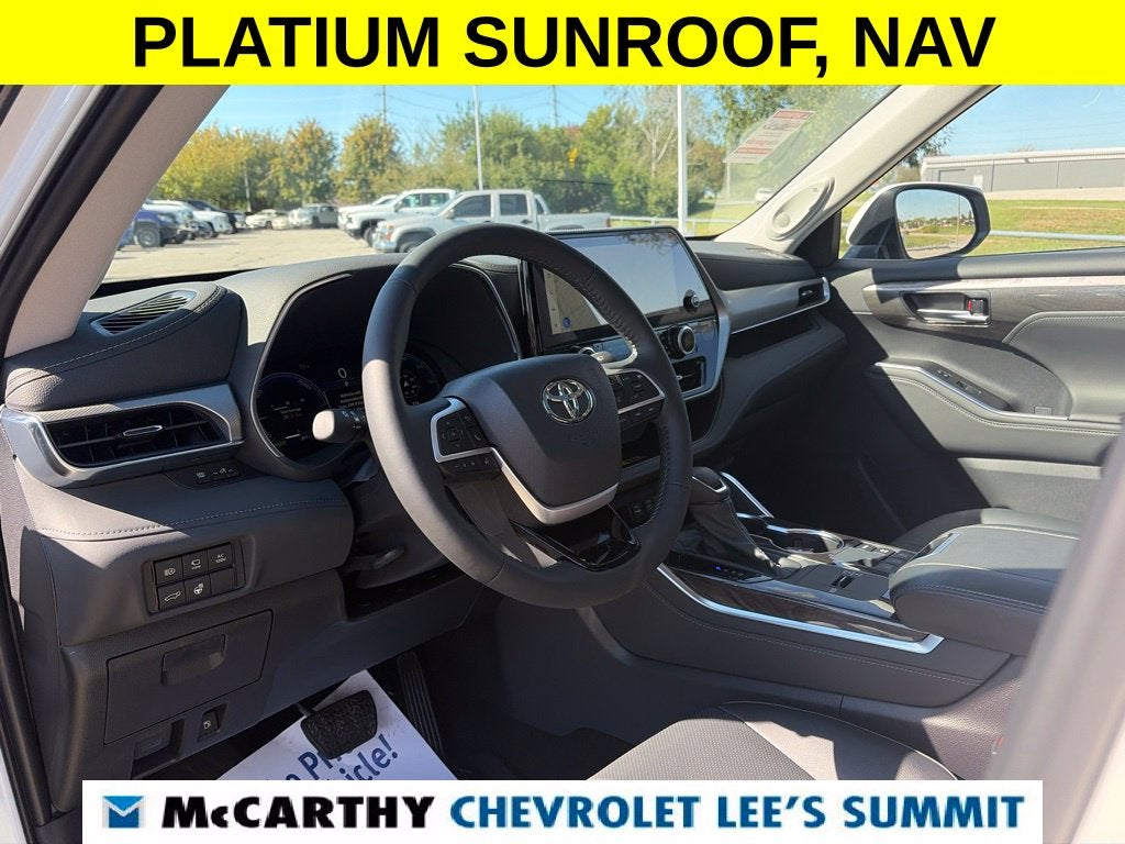 2026 Toyota Highlander Hybrid Platinum