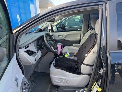 2018 Toyota Sienna LE 8 Passenger