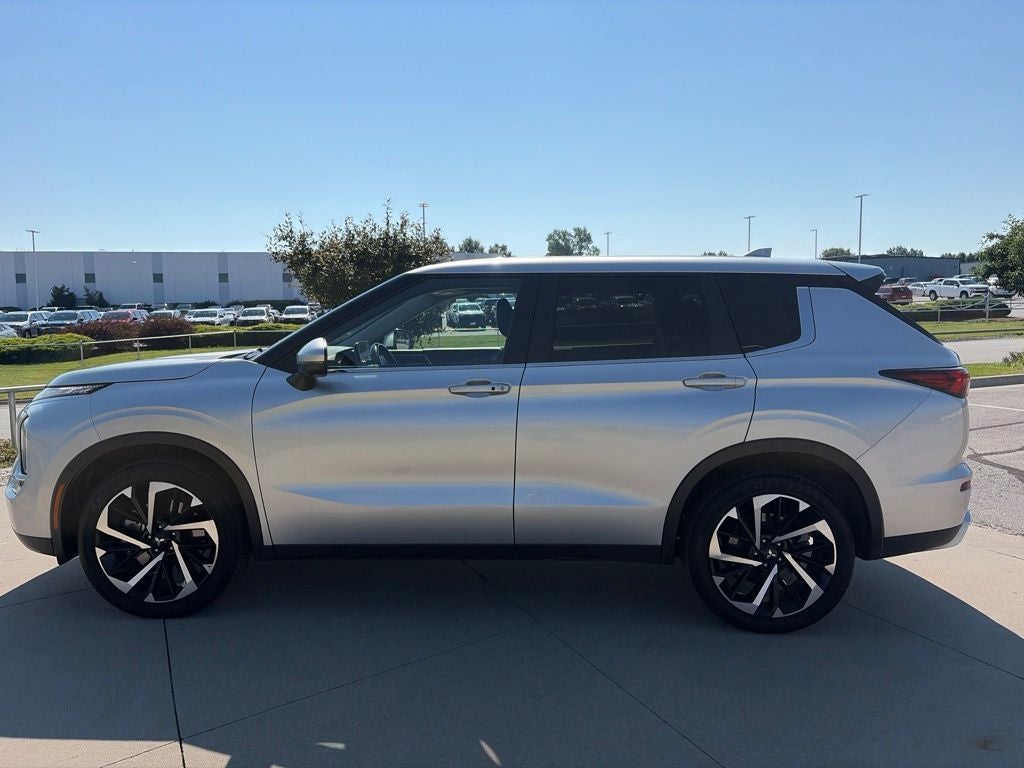 2024 Mitsubishi Outlander SE
