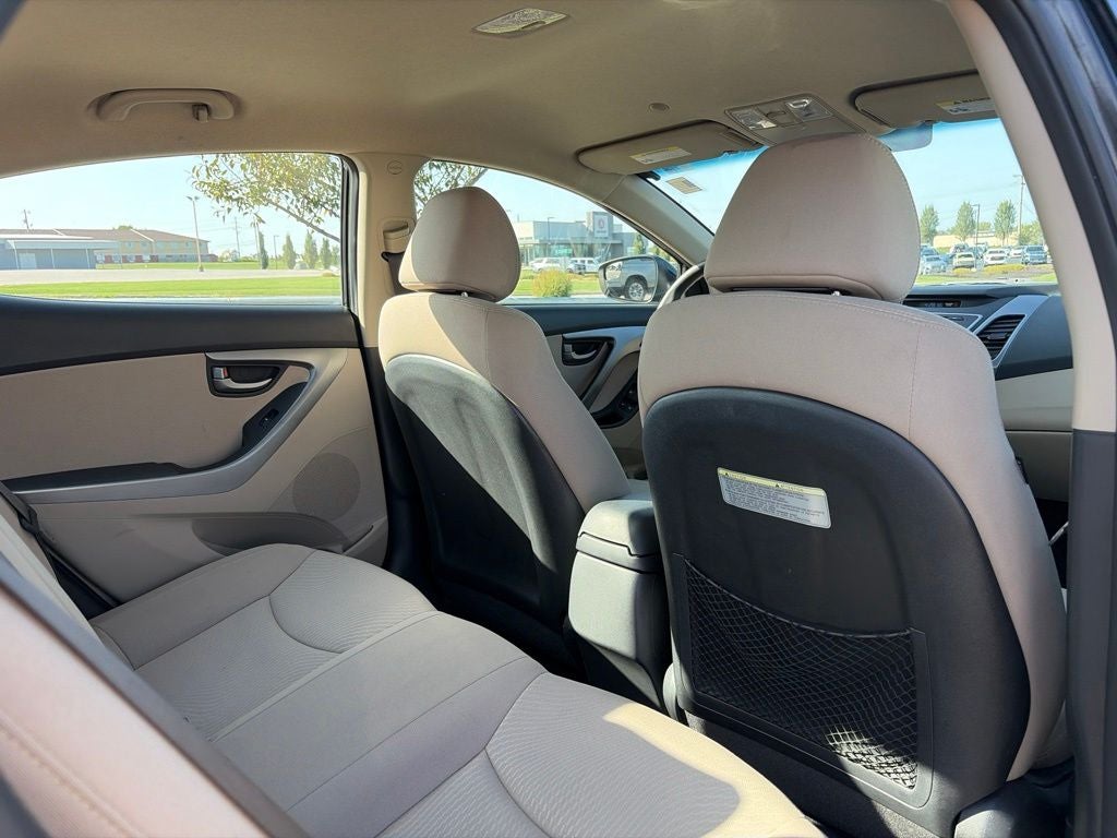 2015 Hyundai ELANTRA SE