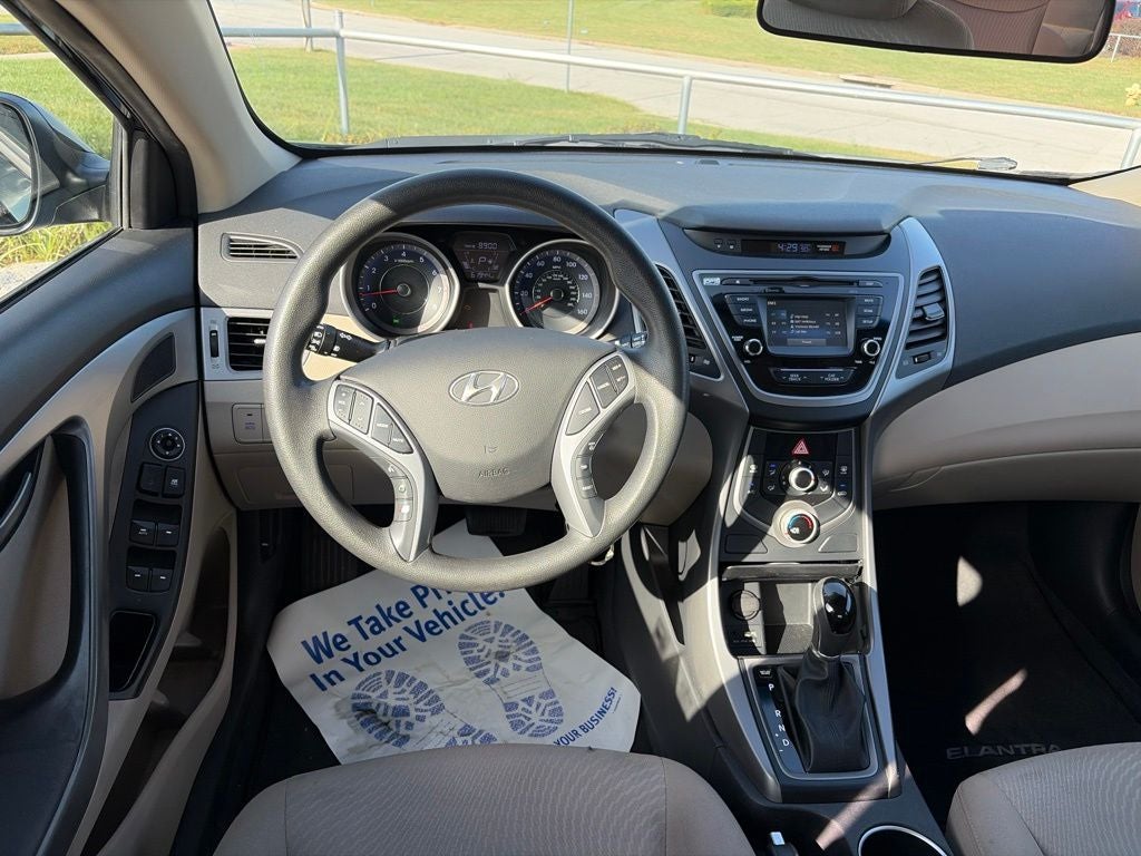 2015 Hyundai ELANTRA SE