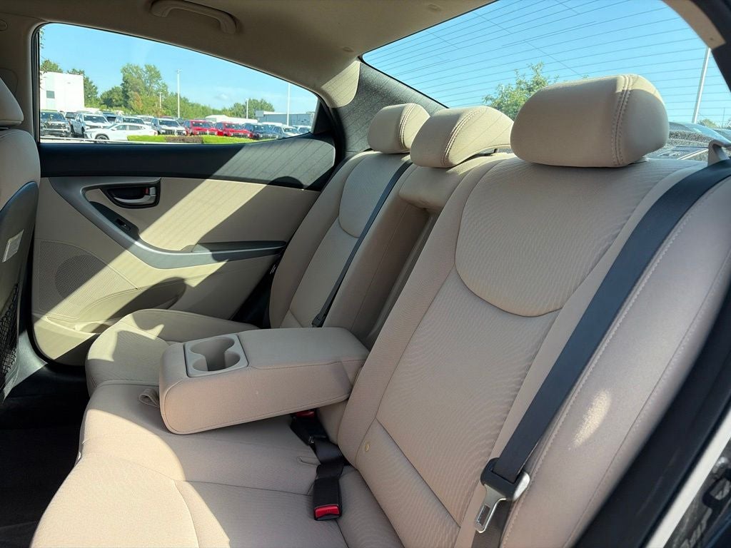 2015 Hyundai ELANTRA SE
