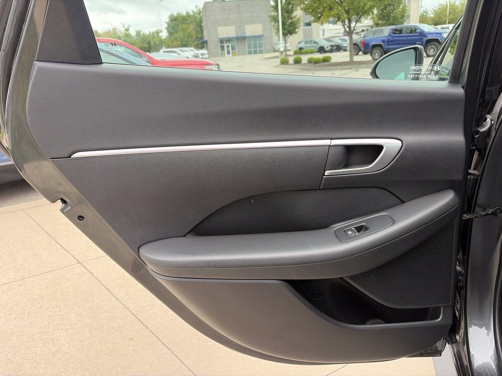 2023 Hyundai SONATA SE