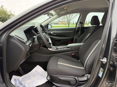 2023 Hyundai SONATA SE