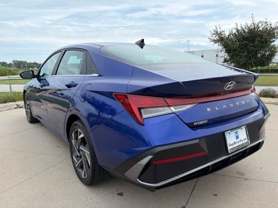 2024 Hyundai ELANTRA SEL
