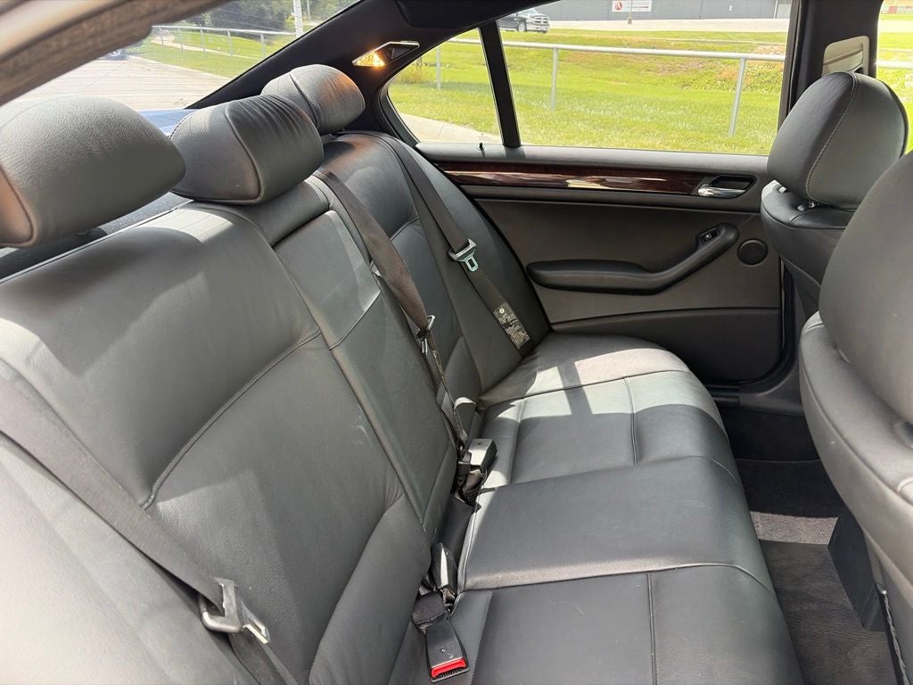 2004 BMW 3 Series 325i