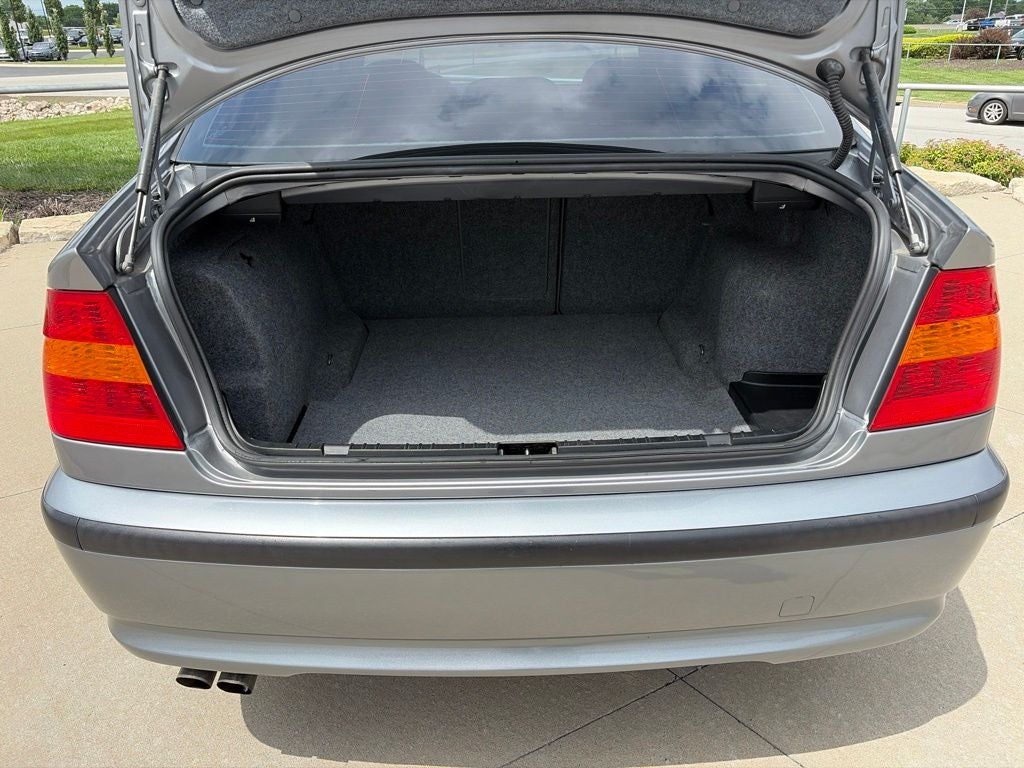 2004 BMW 3 Series 325i