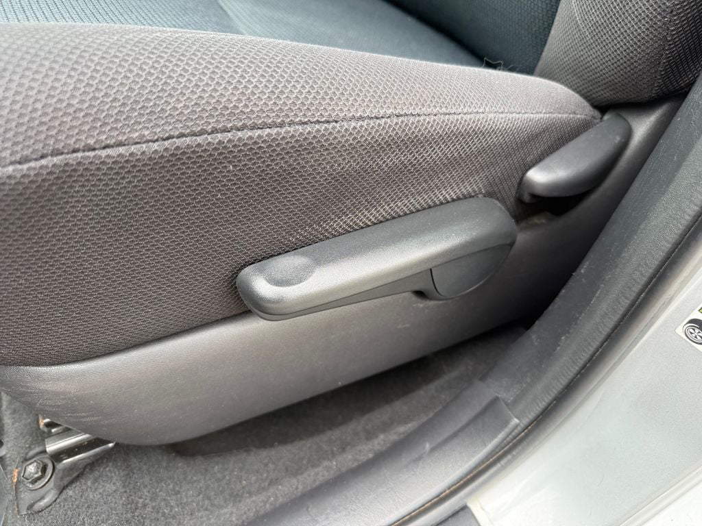 2007 Toyota Matrix Base