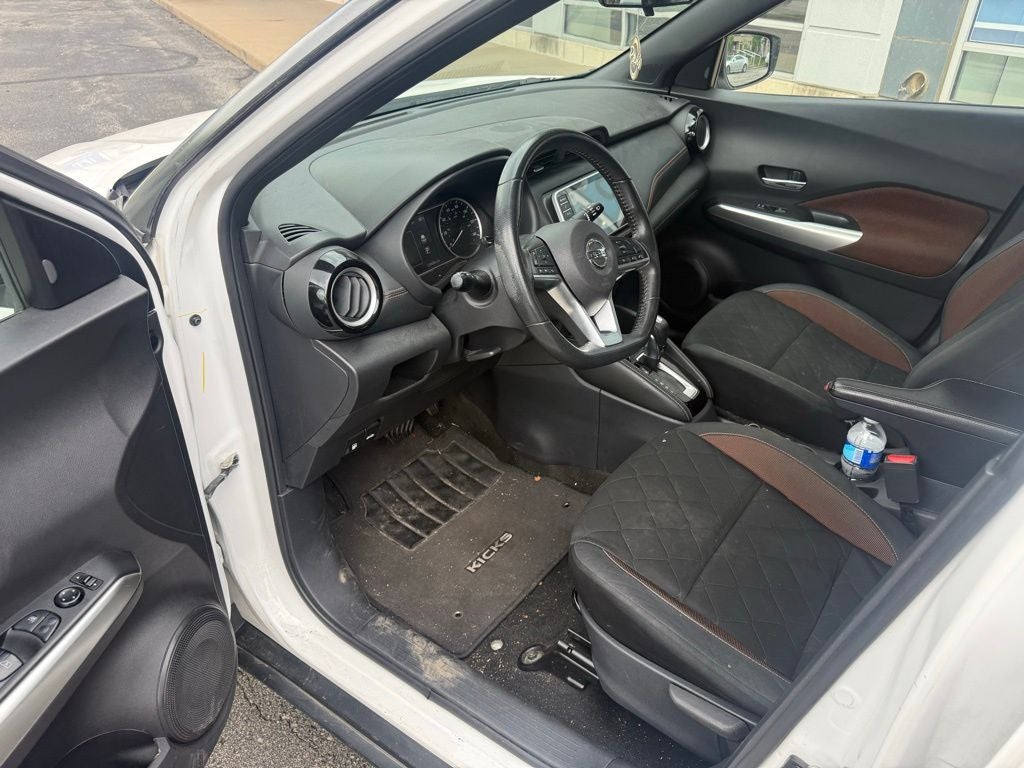 2020 Nissan Kicks SR