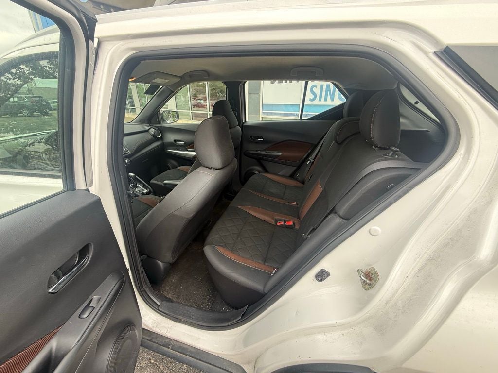 2020 Nissan Kicks SR