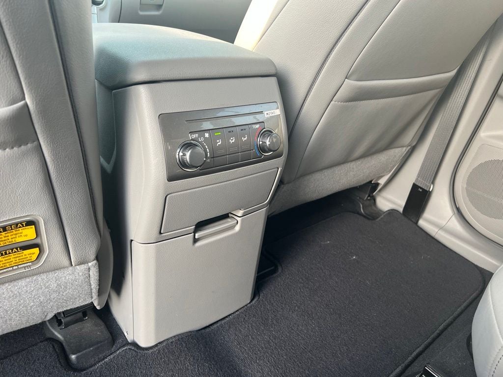2012 Toyota Highlander SE