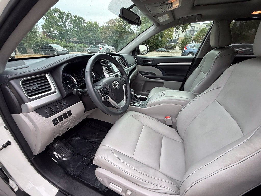 2016 Toyota Highlander XLE V6