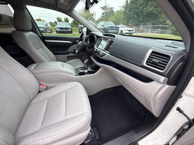 2016 Toyota Highlander XLE V6