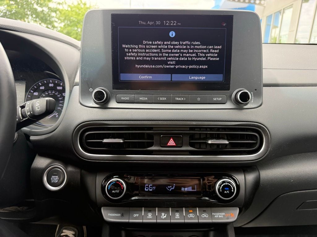 2022 Hyundai KONA SEL
