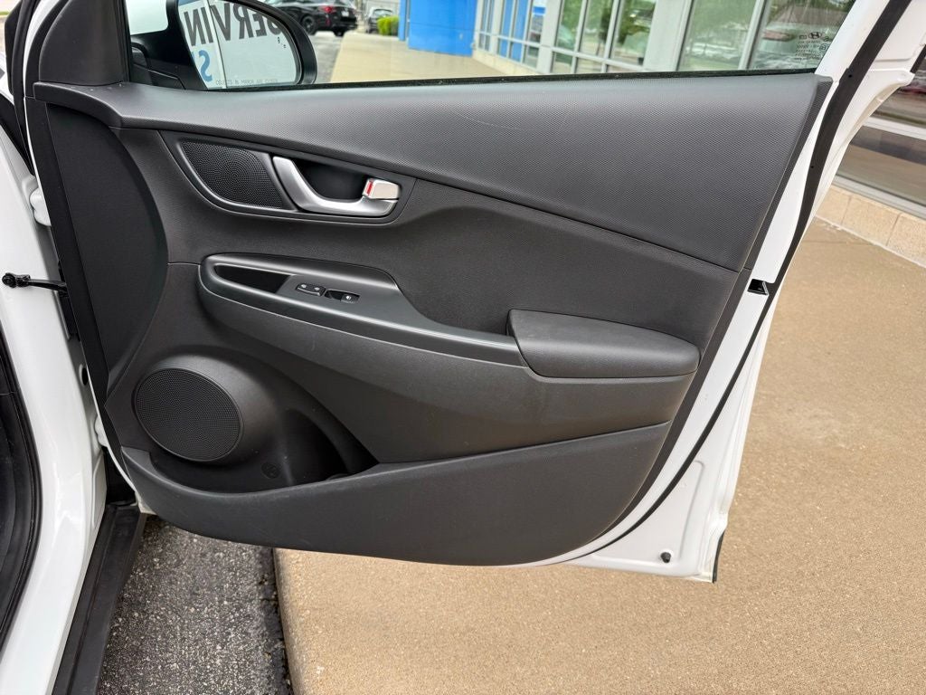 2022 Hyundai KONA SEL