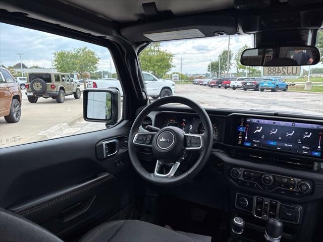 2025 Jeep Wrangler 4-Door Sahara 4x4