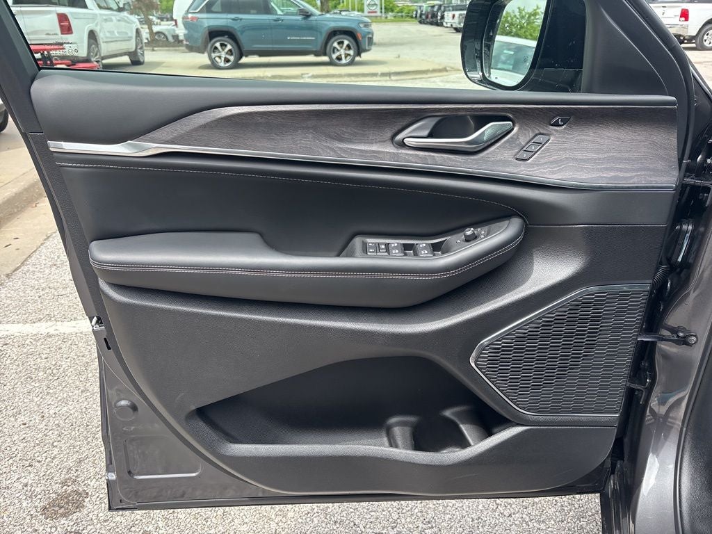 2025 Jeep Grand Cherokee Overland