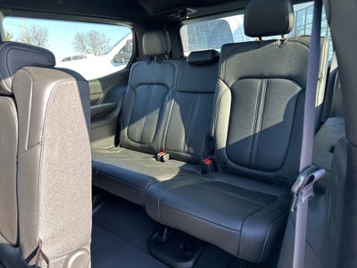 2024 Jeep Wagoneer Base