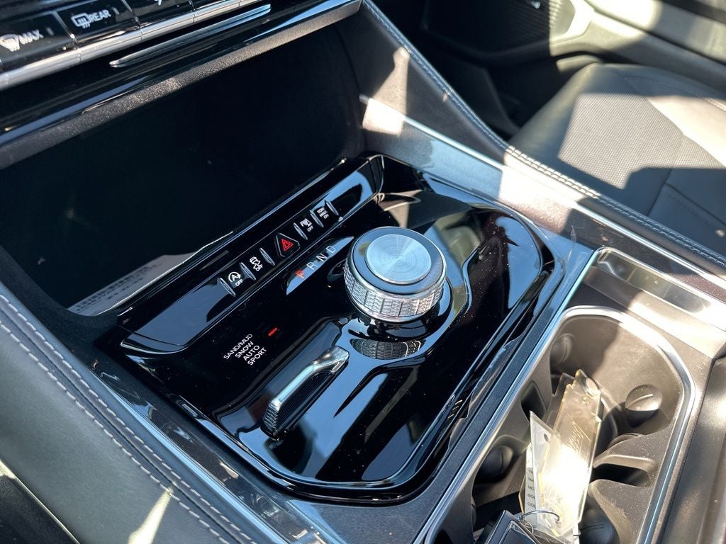 2024 Jeep Wagoneer Base