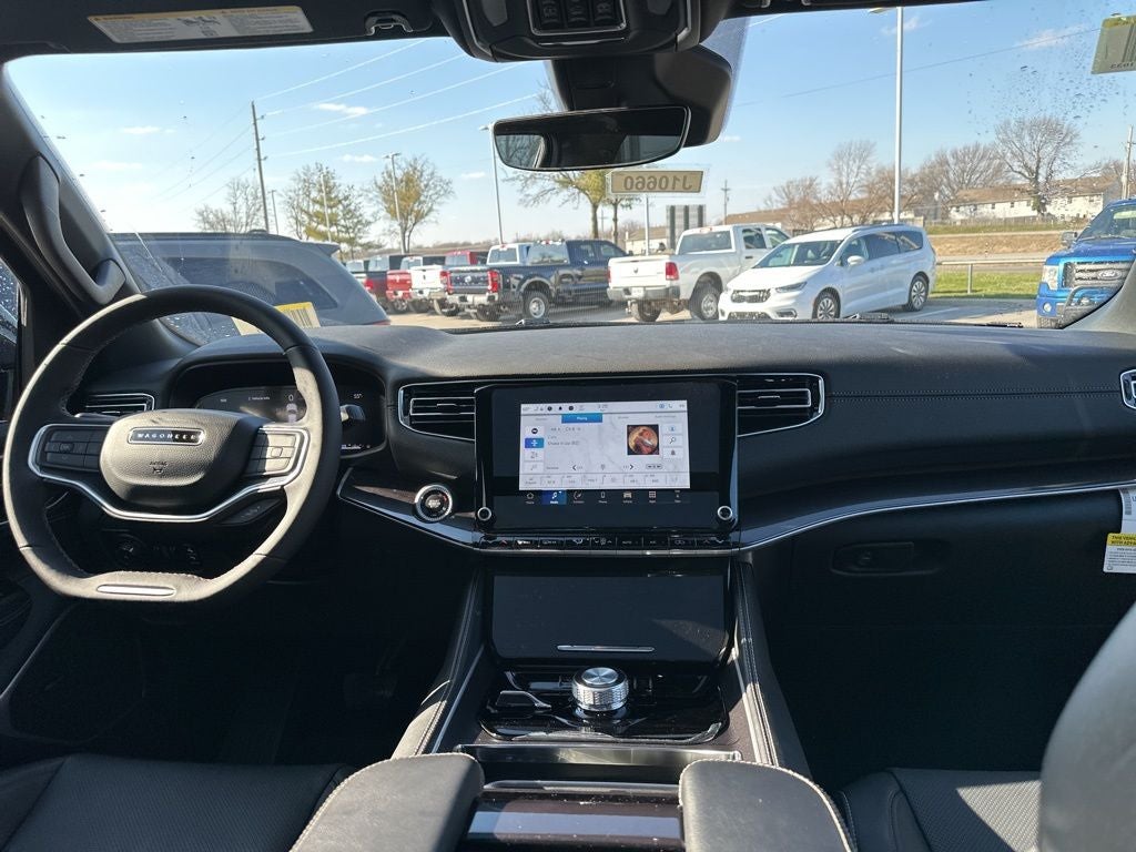 2024 Jeep Wagoneer Base