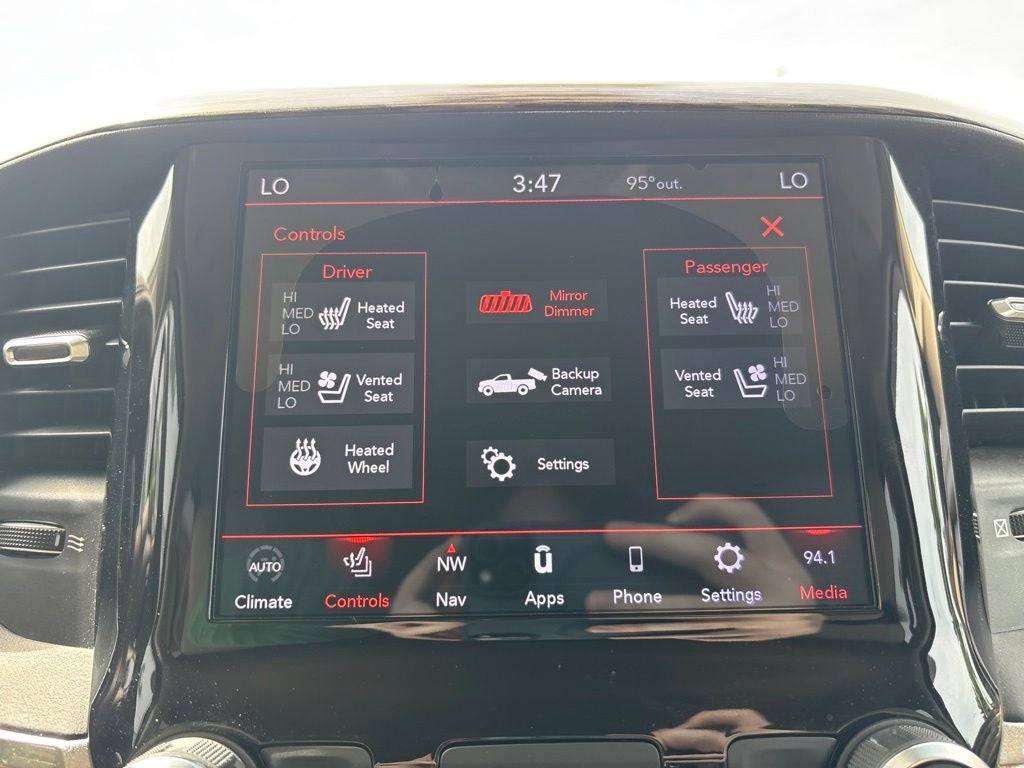 2020 RAM 1500 Laramie Quad Cab 4x4 6'4' Box