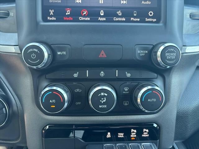 2020 RAM 1500 Big Horn Crew Cab 4x4 5'7' Box