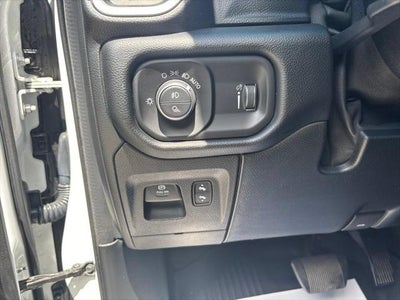 2020 RAM 1500 Big Horn Crew Cab 4x4 5'7' Box